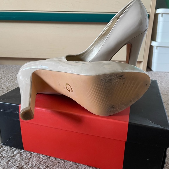 Guess Beige Platform Heels/Pumps - Picture 4 of 6